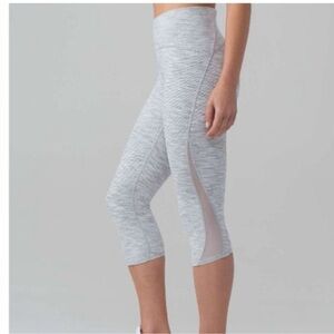 LULULEMON Train Times Crop 17" Size 6 Gray